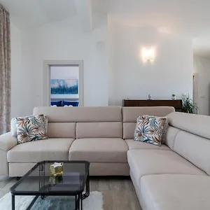 Amazing Sea View Apartment- Romantica Kaštel Štafilić