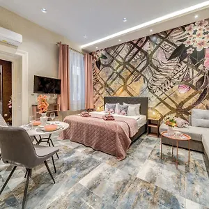 Magic Exotic In Downtown Apartment Budapest